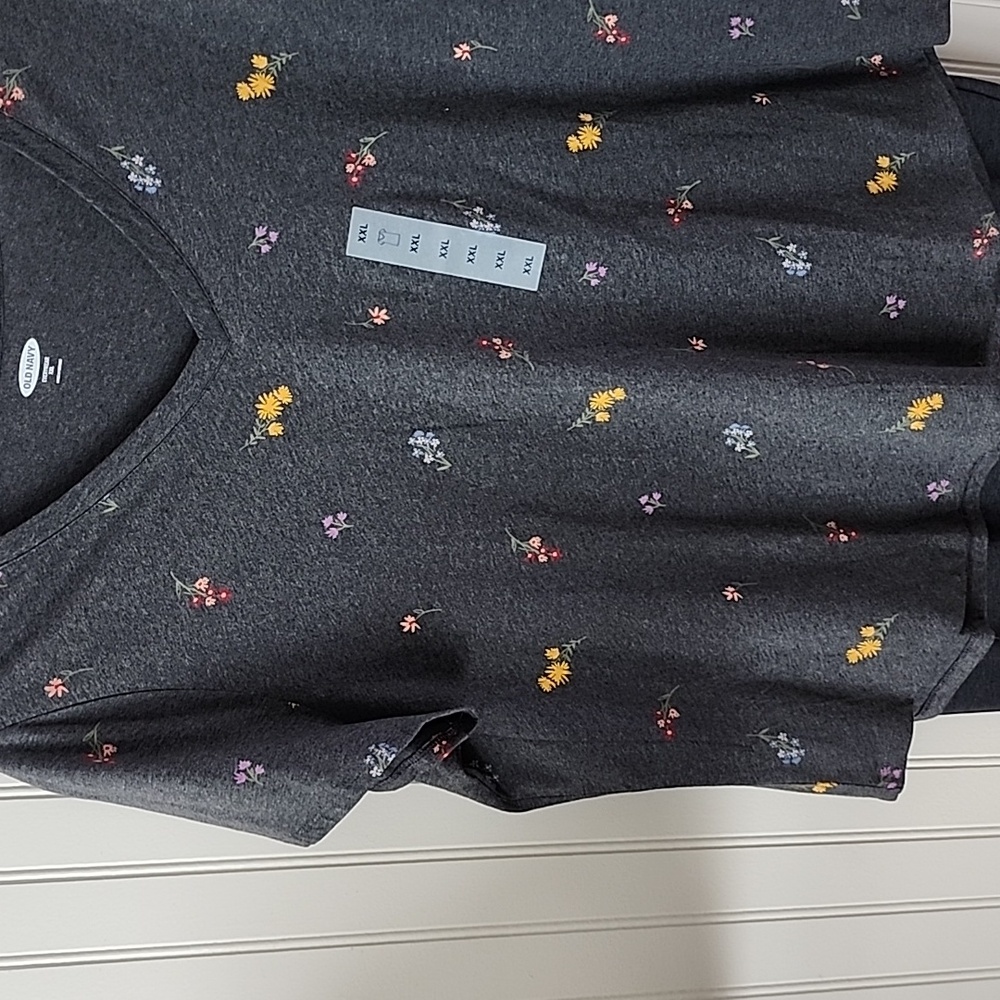 Old Navy charcoal womens top